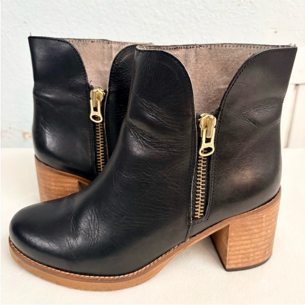 MTNG Becca 90223 Black Leather Ankle Boots with Gold Zipper Size 40 US 9
